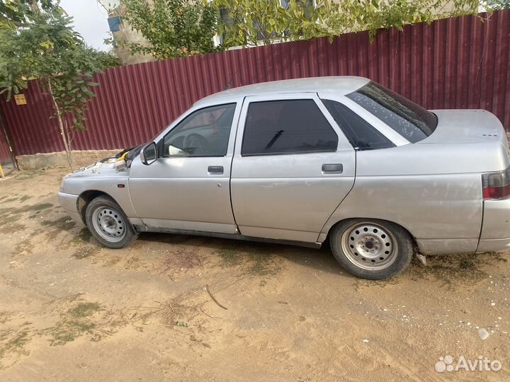 ВАЗ 2110 1.5 МТ, 2004, битый, 300 000 км