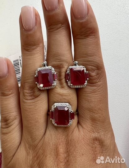 Серебряное кольцо и серьги с шикарным рубином