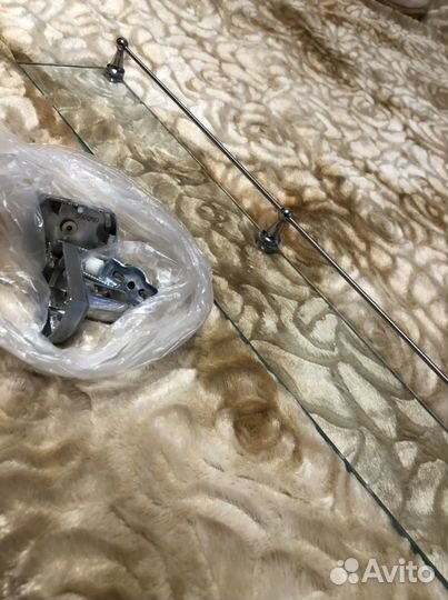 Зеркало с полочкой