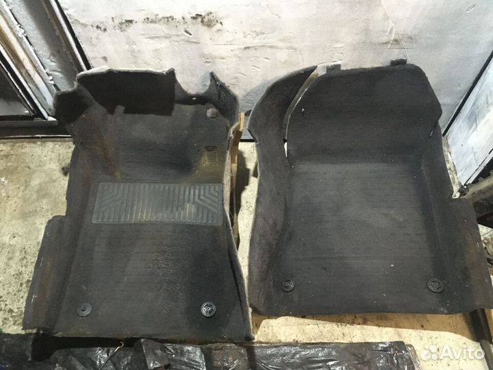 Ковровое покрытие перед Mercedes-Benz W210