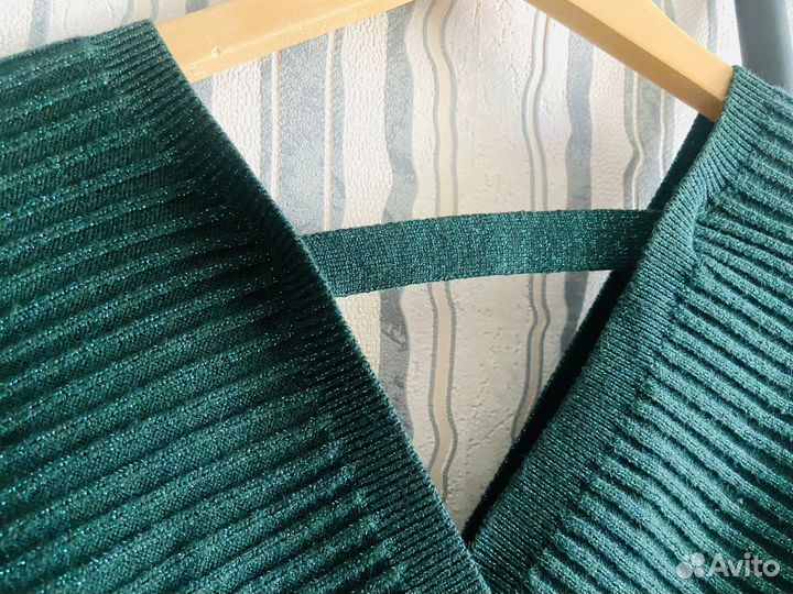 Трикотажный женский костюм блестящий 46