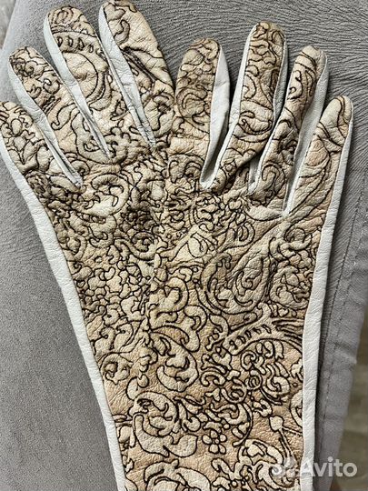 Перчатки брендовые