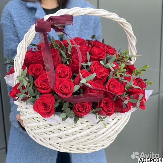 Розы в корзине с доставкой Корзина свежих цветов