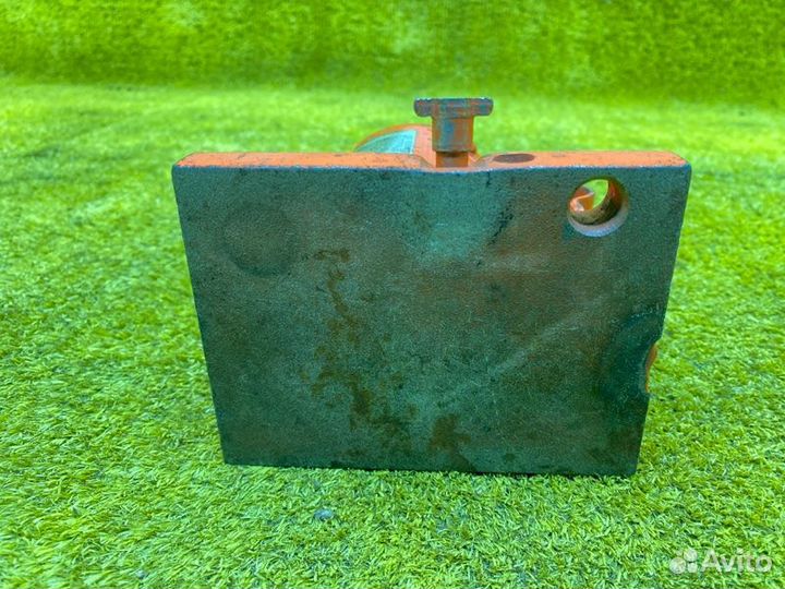 Домкрат задний Mitsubishi 143338