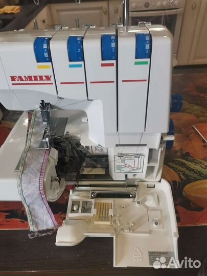 Швейная машинка оверлок