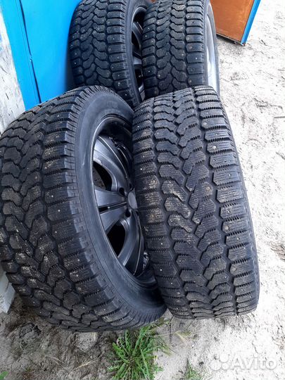Зимние шины с дисками 265/50/R20