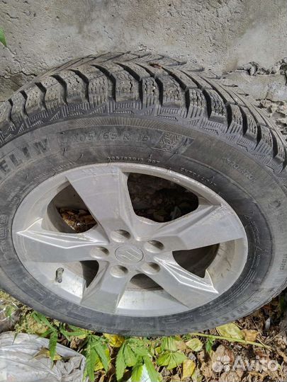 Michelin X-Ice North 4 205/65 R16