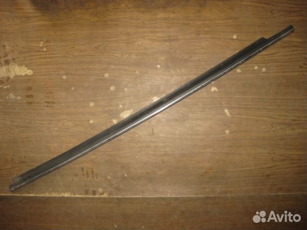 Накладка стекла двери левой Opel Vectra B