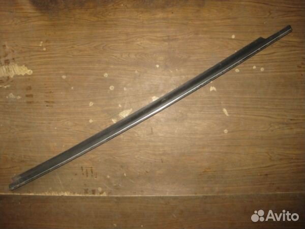 Накладка стекла двери левой Opel Vectra B