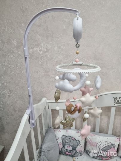 Детский мобиль в кроватку музыкальный