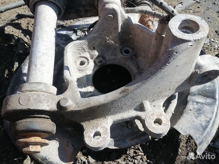 Порюворотныц кулак бмв е 39 задний правый