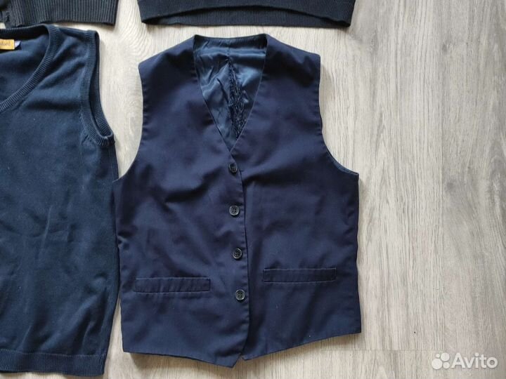 Жилетка для мальчика школьная 146-152Пакетом