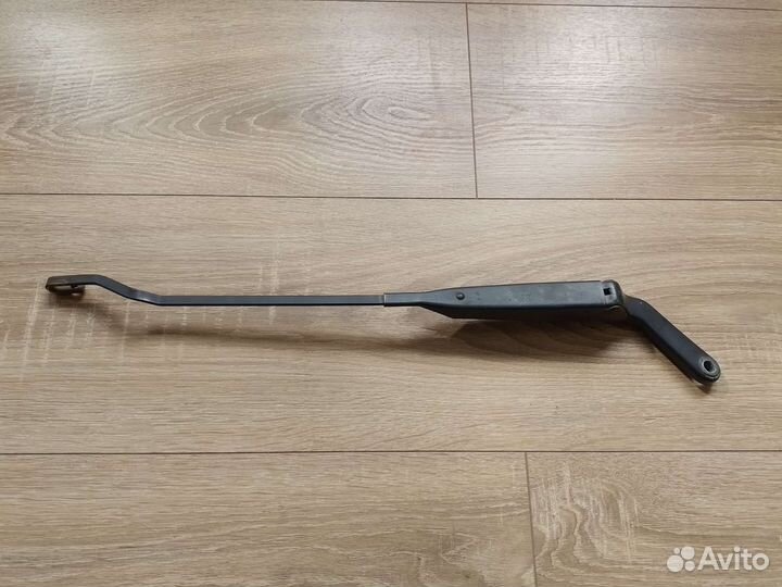 Рычаг переднего стеклоочистителя Niva Chevrolet