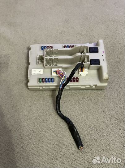 284B7-1AA0A Nissan Блок предохранителей