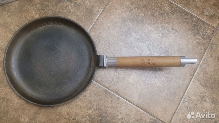 Сковородка блинная чугунная Biol