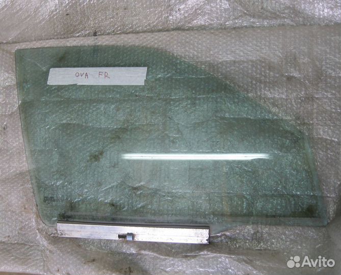 Стекло передней R двери Opel Vectra A