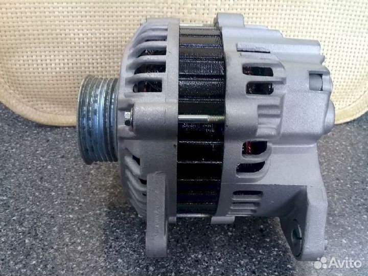 Генератор не оригинал Новый Nissan 13657