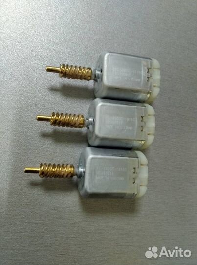 Моторчик замка двери