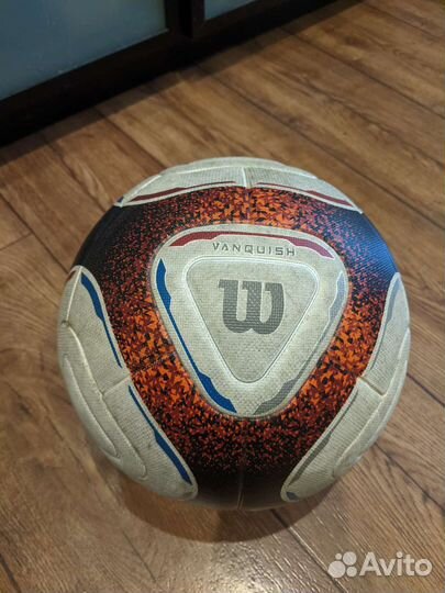 Футбольный мяч Wilson vanquish