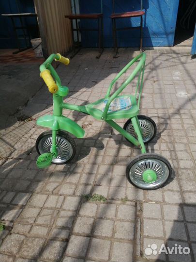 Детский трехколесный велосипед бу