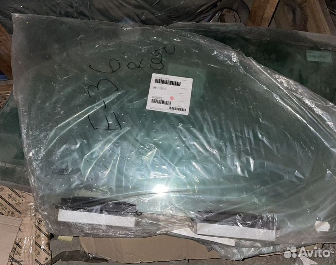 Стекло переднее правое Bmw E36 седан