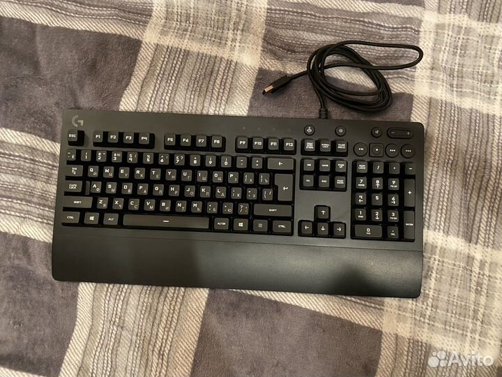 Игровая клавиатура Logitech G213