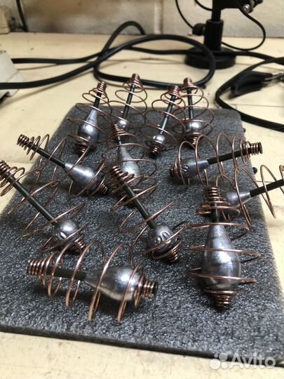 Кормушка пружина