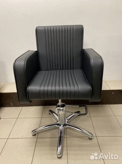 Парикмахерское кресло Квадро