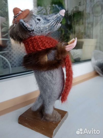 Крыса с сыром