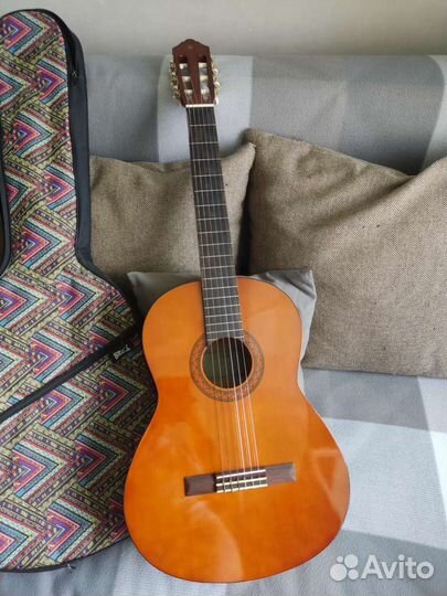 Классическая гитара yamaha c40
