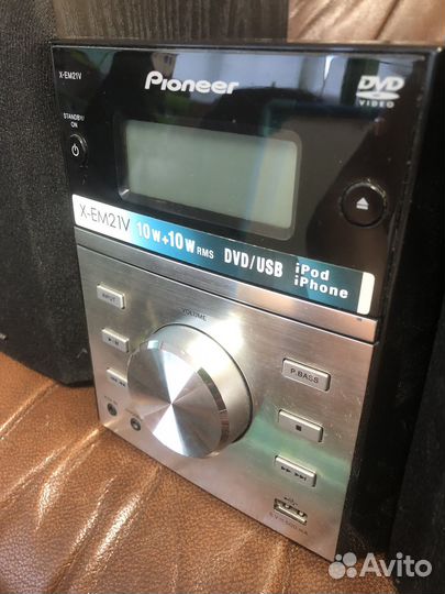 Музыкальный центр