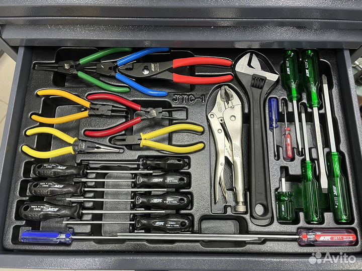 Тележка с инструментом 164 предмета