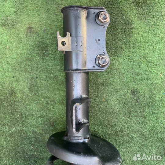 Стойка передняя левая Suzuki Escudo/ Grand Vitara