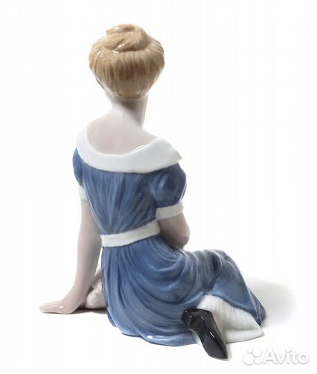 Фарфоровая фигура 
