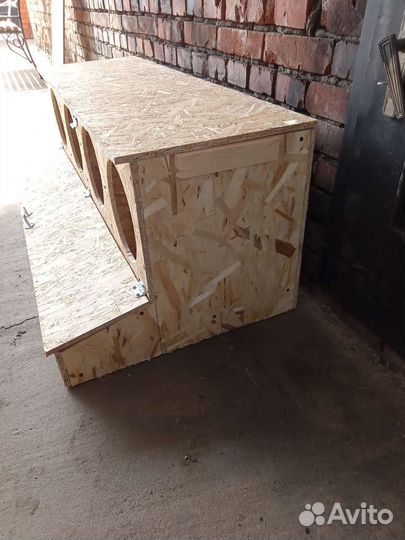 Гнездо для кур с яйцесборником