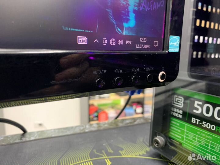 Широкоформатный Philips 226V4L 5ms vga dvi