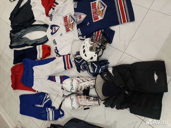 Хоккейная форма,коньки хокейные
