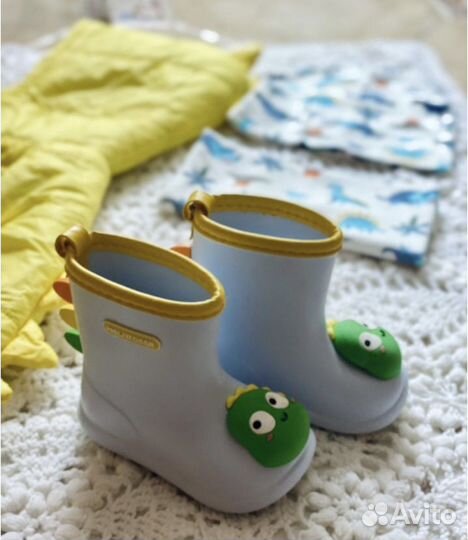 Продам детские вещи