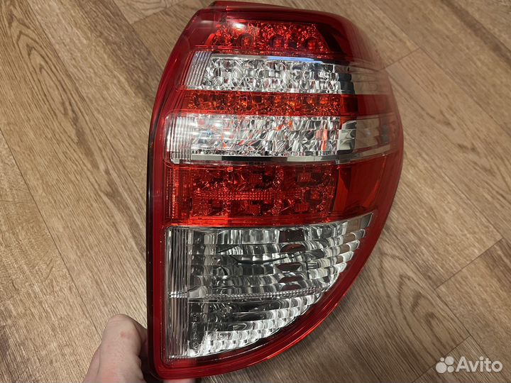 Задний правый фонарь Toyota RAV4 30 рестайл