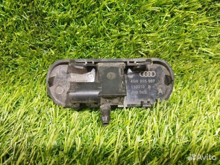 Форсунка омывателя лев. перед. audi A6 C7