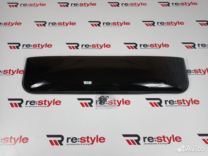 Дeфлектор люка Toyota Land Cruiser 200