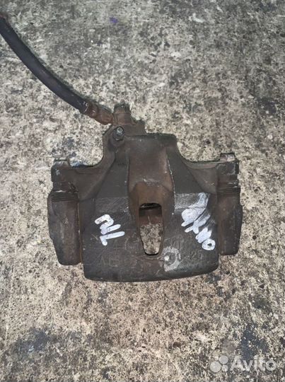 Суппорт передний левый Тойота Марк 100, 110, Чайзе