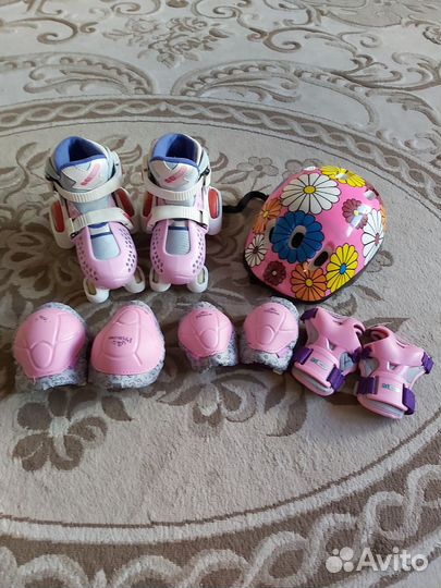 Ролики четырёх светится колесо