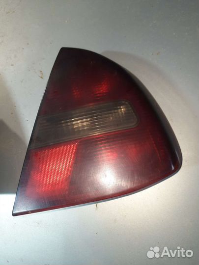 Задний фонарь R mitsubishi carisma