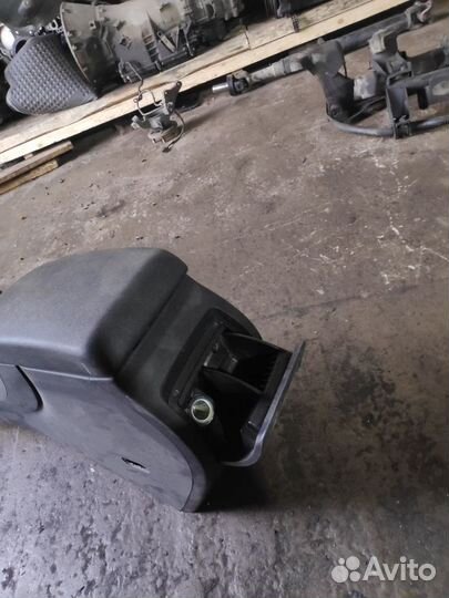 Подлокотник Citroen C5