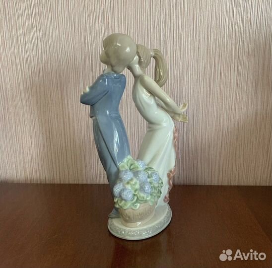 Фарфоровая статуэтка Lladro