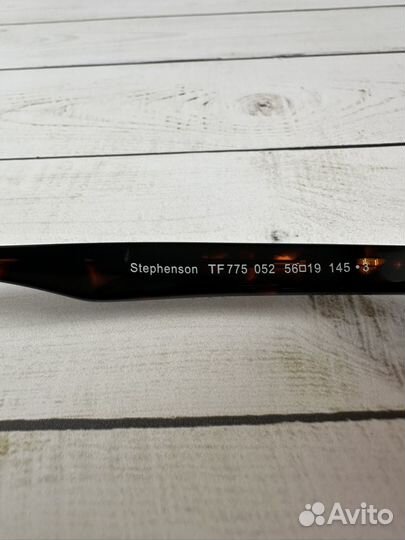 Солнцезащитные очки Tom Ford TF775