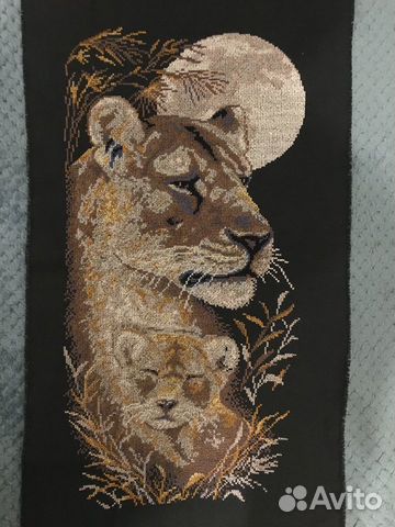 Вышитая картина тигрица с малышом
