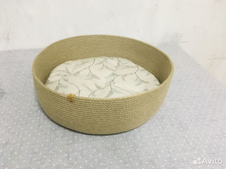 Лежанка для кошек и собак