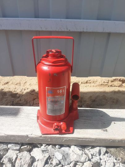 Домкрат гидравлический 16 тонн